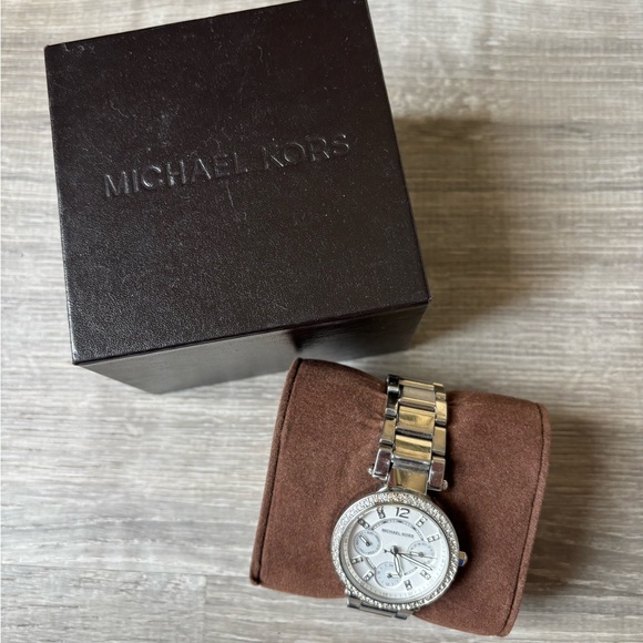 Michael Kors Watch - Picture 4 of 5